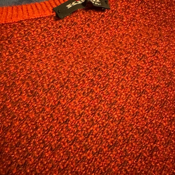 Kiton Sweater 100% Cashmere. Size Italian 52. Burgundy and Brownish Black. - Picture 16 of 16